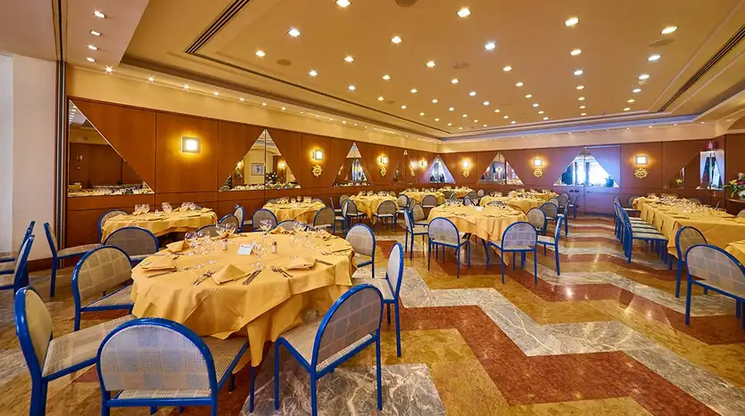 Grand Hotel delle Terme Re Ferdinando Ischia, la sala ristorante