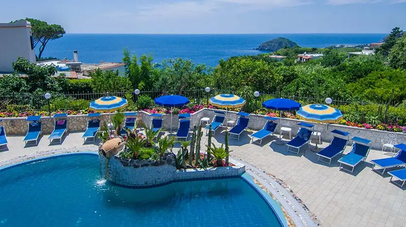 Hotel Terme Saint Raphael Ischia, la piscina scoperta